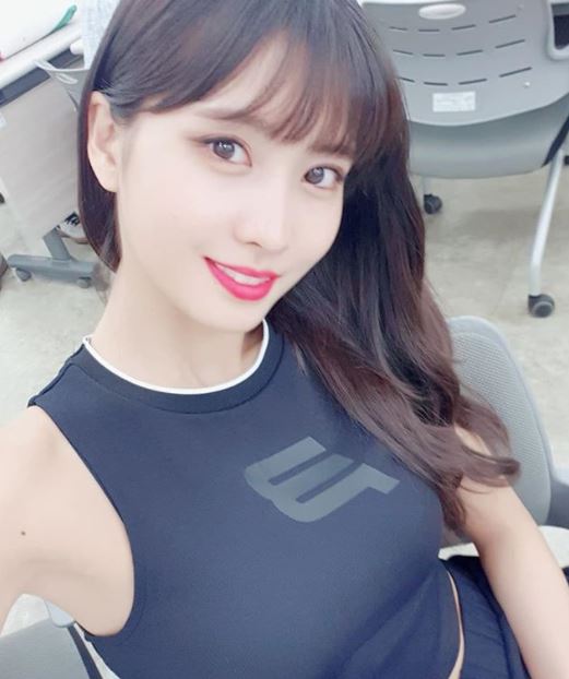 #TWICE_MOMO
MOMO的舞蹈實力真的無庸置疑,從小累積的實力讓他的舞蹈線條超優美好看,看MOMO跳舞真的有很享受的感覺!