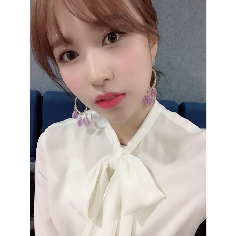 #TWICE Mina
TWICE出道至今代言過不少遊戲,成員中熱愛玩遊戲的Mina曾在「艾爾之光」這個遊戲中展現她的超強實力。節目組讓Mina試玩,結果在限時的三分鐘內就挑戰成功,讓相關人士超驚慌,並表示一般人要玩五次才會成功XDDD