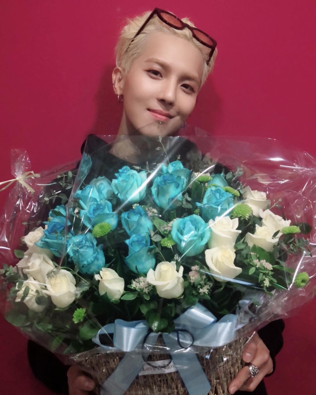 近期活躍綜藝節目《新西遊記》的韓國男團WINNER成員宋旻浩終於在出道第4年推出個人首張正規專輯《XX》一推出立刻橫掃各大MelOn、Genie、Mnet等五大知名音源榜,印證個人實力的火熱。