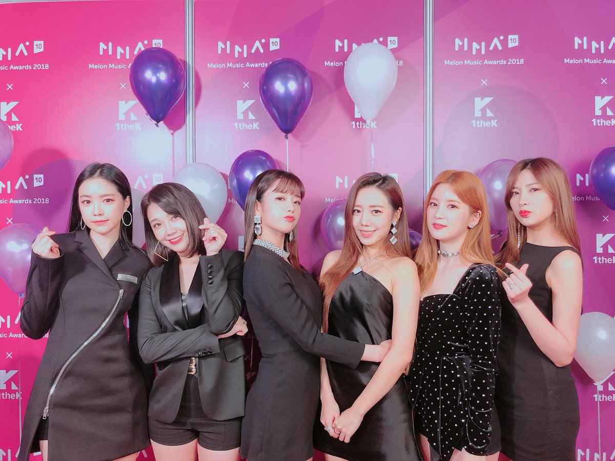 睽違3年再度現身MMA 頒獎典禮(MelOn Music Awards)的韓國女團Apink讓許多人期待已久,但在典禮結束後卻引起不滿聲浪,甚至有粉絲控訴經紀公司沒有好好照顧她們,其中一個很大的原因是恩地在舞台上的表現令人感到心疼…