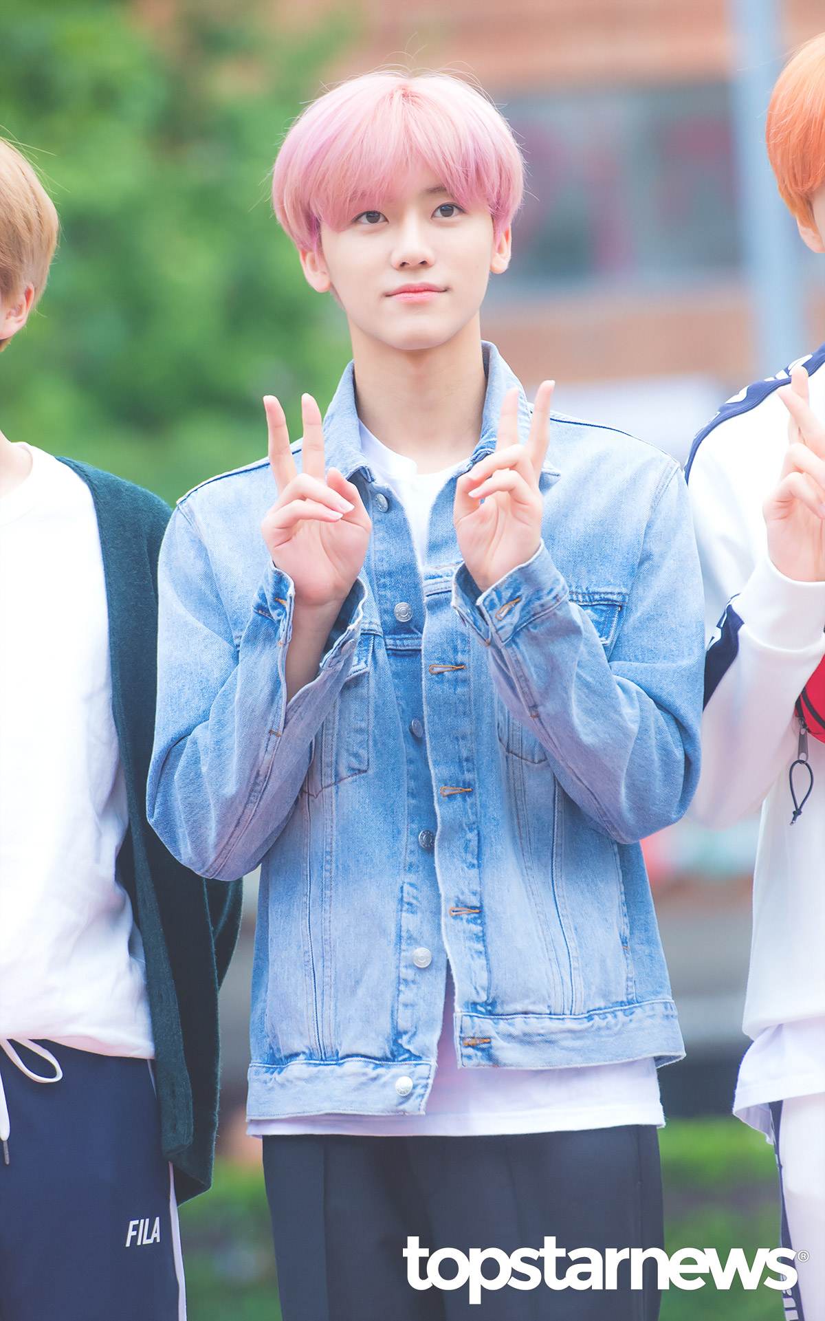 # NCT - 渽民 (2000年8月13日)
雖然表面看起來有點酷酷的,實際上卻是個小可愛的渽民,粉絲們都公認,在夢隊裡雖然年紀小,個性卻很成熟、很沉穩。