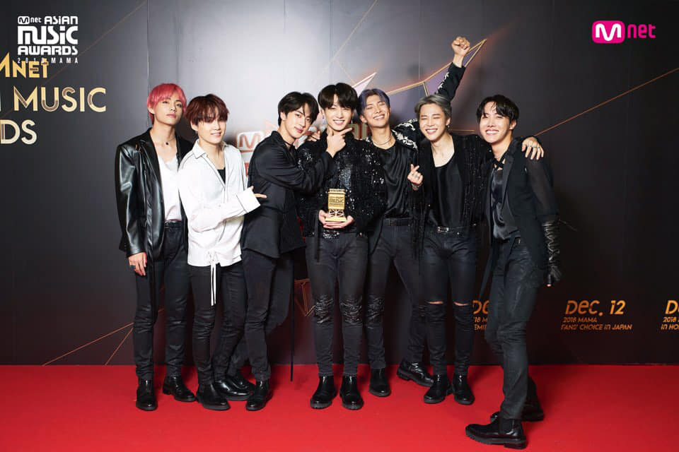 其中,BTS在昨天(12日)更是得到了四大獎之一的「年度全球偶像(Worldwide Icon of the Year)」,截至目前為止也已經拿到4個獎項,非常有希望能成為今年MAMA的最大贏家!想知道最終結果的粉絲記得鎖定14日《MAMA》香港場阿!