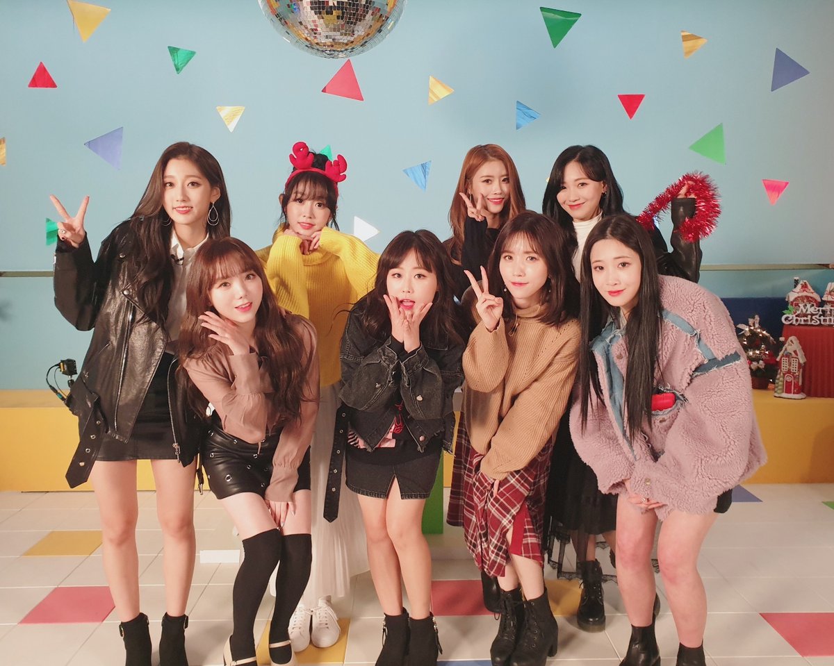 Lovelyz 帶著迷你五輯《SANCTUARY》回歸,而她們也在12月10日去了鎰勳的廣播節目《Idol Radio》擔任來賓。