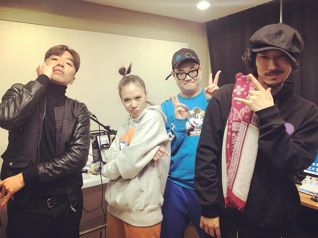 本屆香港MAMA還有另一大觀看重點就是「嘻哈歌手總出動」!包括 Tiger JK、尹美萊、Swings、BeWhy ...等眾多歌手齊聚!也因為偶像與饒舌歌手們同台,粉絲猜測有沒有可能在香港MAMA看到11月發行最後專輯的Drunken Tiger與防彈RM、SEVENTEEN Vernon等偶像合作的歌曲表演,若是真的心願成真相信舞台表演也會相當精彩的呢!