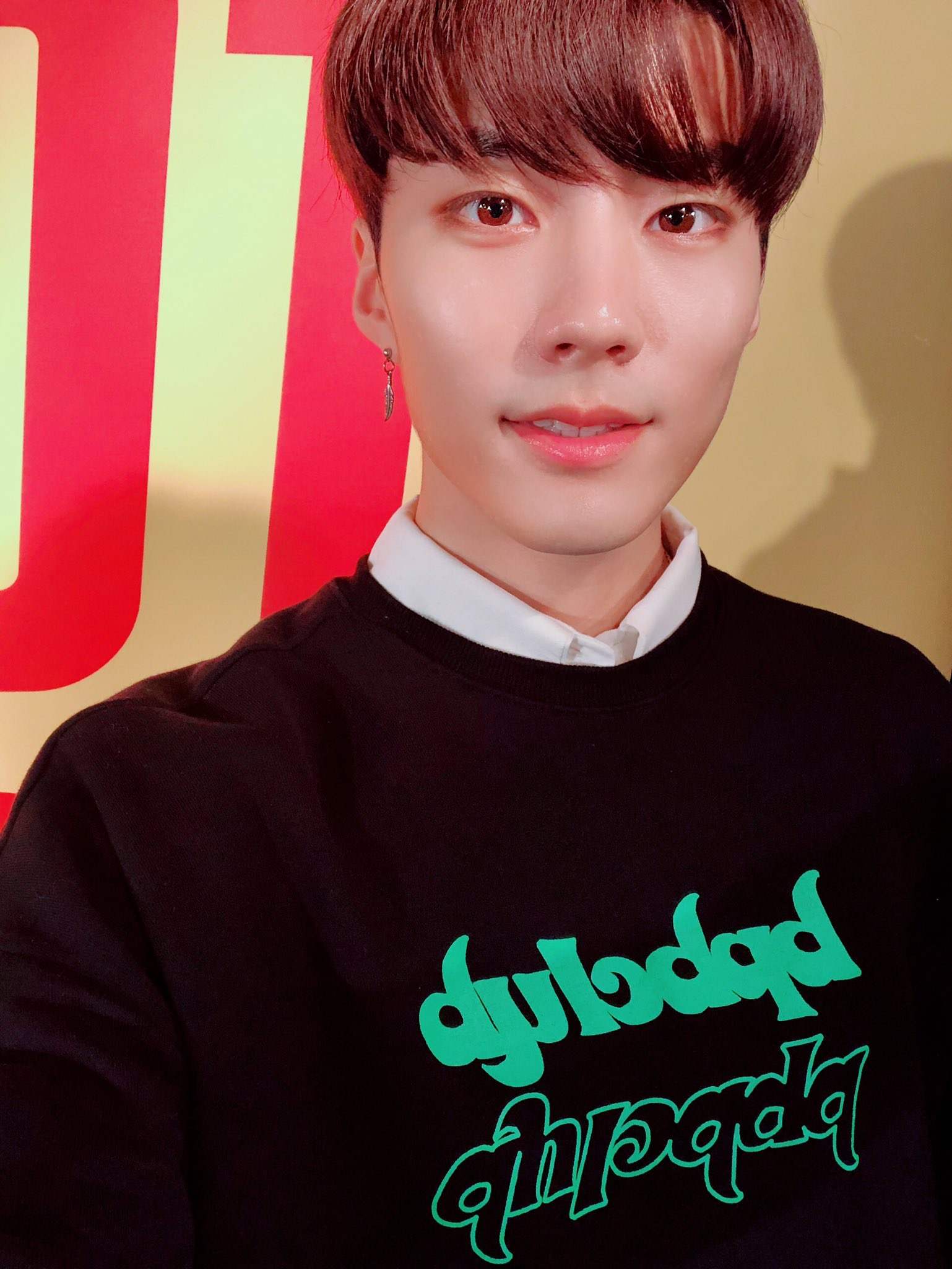 #3 IMFACT - 帝業
說到寵粉,怎麼能少了IMFACT的主唱帝業!不只很常開Vilve唱歌給粉絲聽、分享生活趣事,連孤獨房都像是個人聊天室一樣頻繁進出呢XD