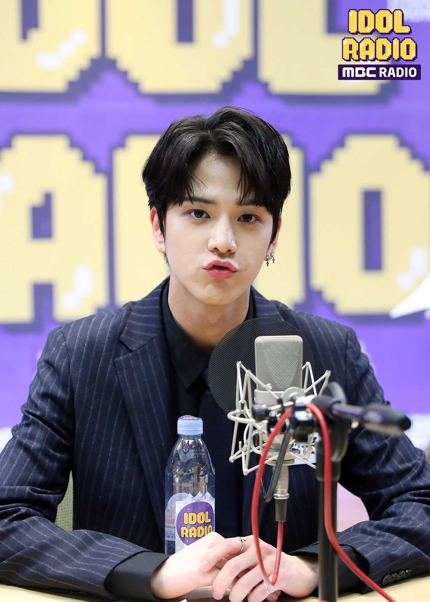 #1 THE BOYZ -泳勳
第一個泰亨的超級鐵粉就是剛得到AAA典禮以及MMA典禮上獲得「最佳新人賞」和「年度新人賞」的THE BOYZ成員泳勳!
