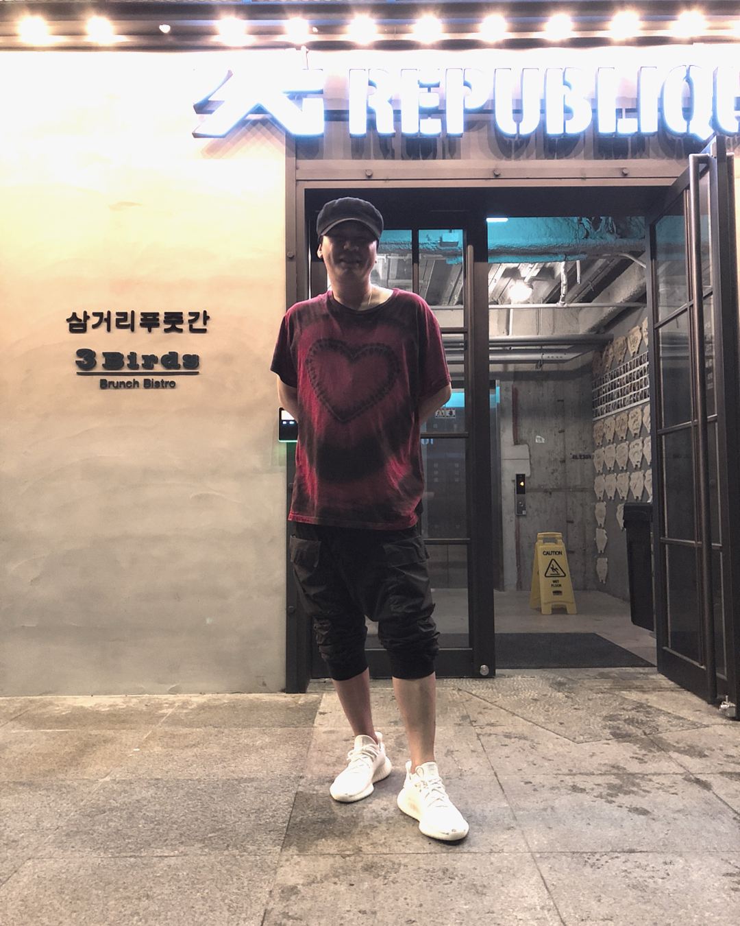 前陣子網路上流傳著YG老闆楊賢碩以及BLACKPINK成員JENNIE不倫亂的消息,引起了不少討論,不少網友看到這種惡意造謠也直呼:「太過分了!」