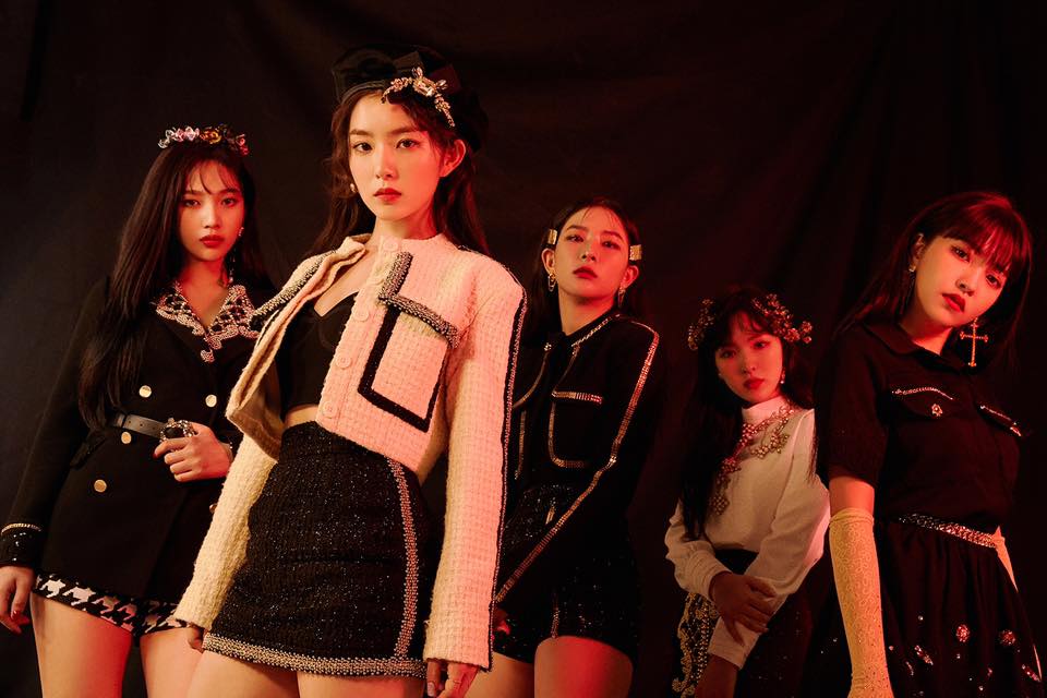 在2018年回歸次數明顯變多的Red Velvet,果然是SM家藝人中佔最多比例的團體,EXO雖然只有回歸一次,但卻緊追在Red Velvet後面,若是再加上小分隊EXO-CBX佔的比例的話,其實兩團也是不相上下,現在為SM當家團體的Red Velvet與EXO,相信能再為SM帶來更多的收益。