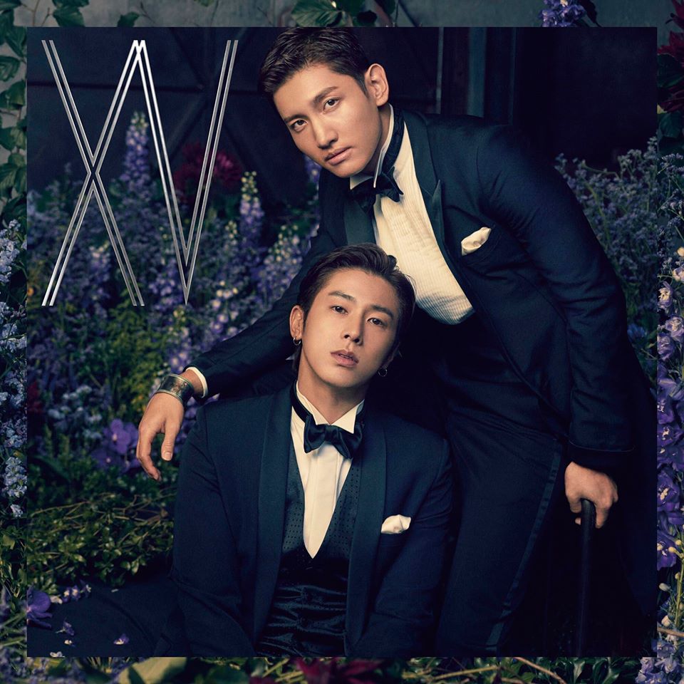 TOP9 東方神起
2018年名次:第1名
動員數:57.1萬人
公演場次:11場
排名最高的就是我們的東方神起啦!東方神起也是在這六組韓團中場次最少,但動員力最強的團體,雖然比去年的名次下降了8名,但小編相信東方神起在日本的人氣是不會受到影響的啦!
以上就是2019年日本演唱會動員TOP50韓團進榜的名單啦!作為參考,今年的冠軍是由日本的國民天團「嵐」奪得,動員了180幾萬名粉絲呢!