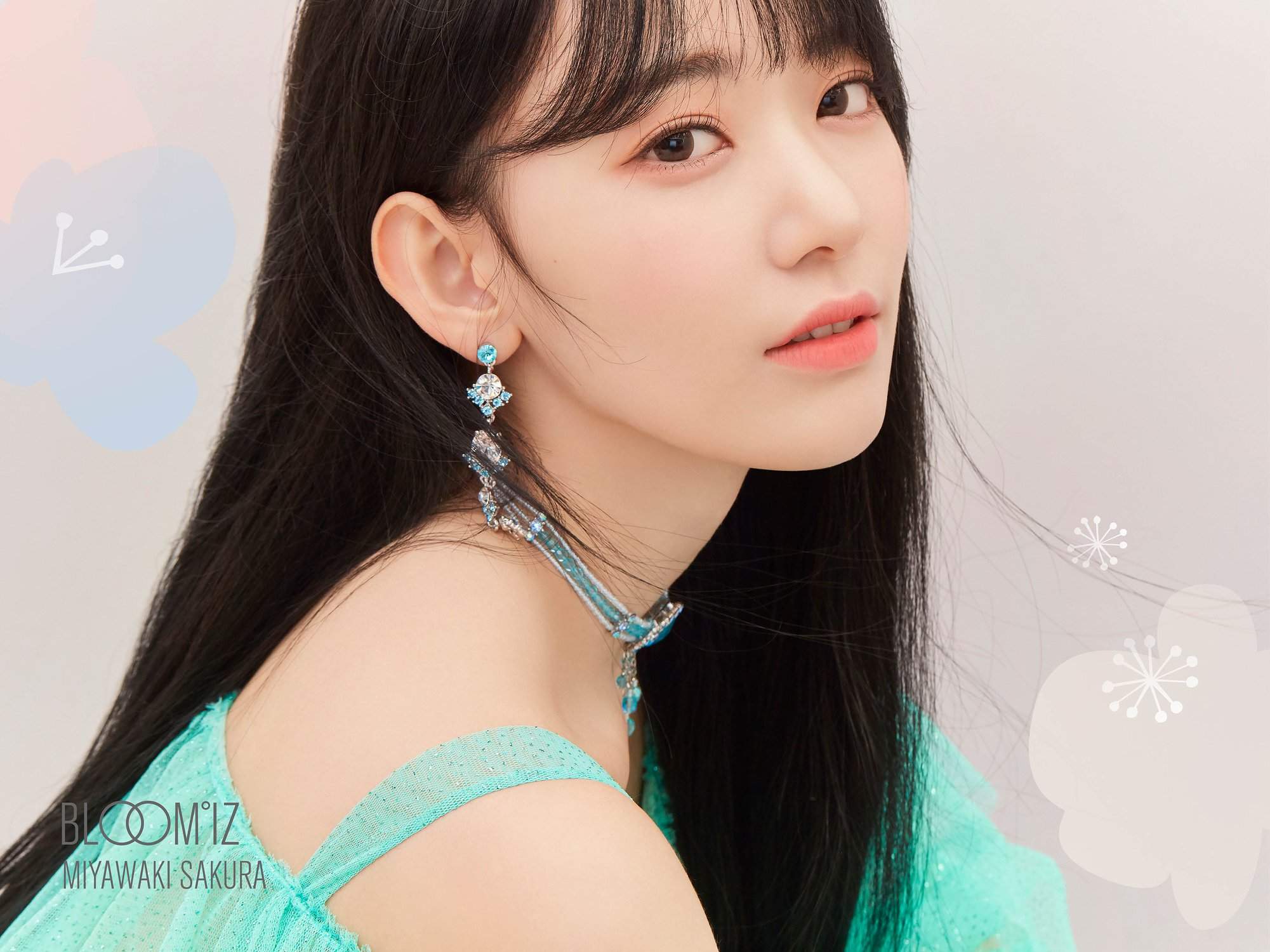 TOP2
IZ*ONE-宮脇咲良
在20名中IZ*ONE總共就有4位成員上榜,是平均顏值相當高的女團之一,而榜上最高名次的成員,就是我們的小櫻花啦!這次回歸新專輯概念照也驚艷了不少粉絲呢!真的太美了啦~