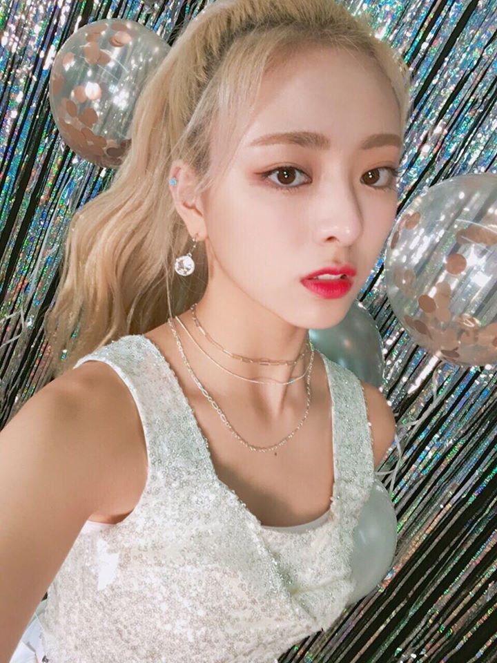 以下為TOP7~20:
ITZY-Yuna、GFRIEND-SinB、IZ*ONE-玟周、IZ*ONE-員瑛、Lovelyz-Kei、MOMOLAND-妍雨、IZ*ONE-惠元、宇宙少女-苞娜、DIA-彩娟、MOMOLAND-Nancy、Honey Popcorn-三上悠亞、EVERGLOW-怡人、Dreamcatcher-祉攸、Oh My Girl-祉呼。
粉絲們心中的門面都有上榜嗎?