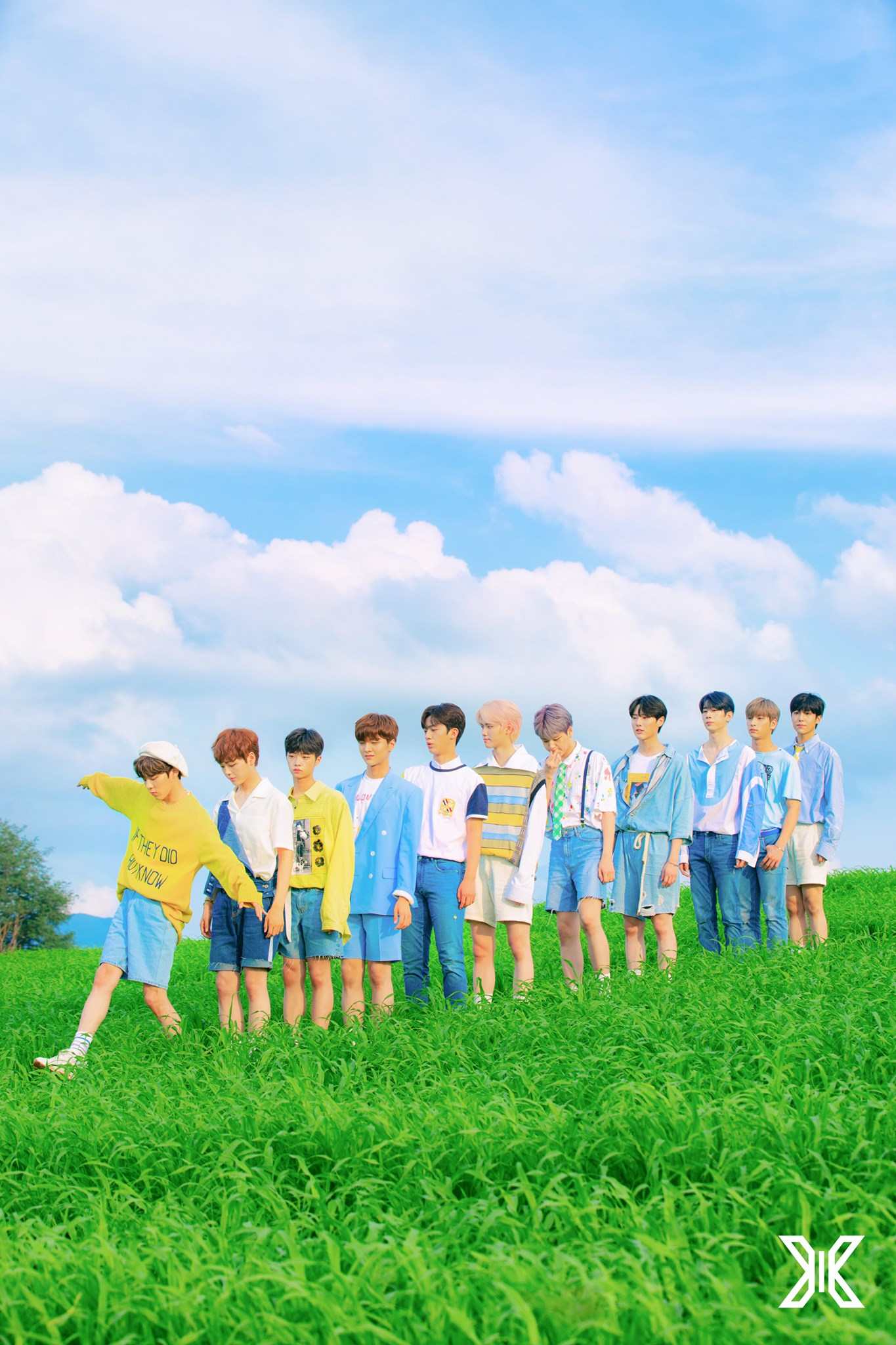 根據韓國媒體《TVreport》獨家報導,因為受到Mnet選秀節目《PRODUCE X 101》投票作假影響,X1目前已經全體停止活動,並且各自回到家中休假中。