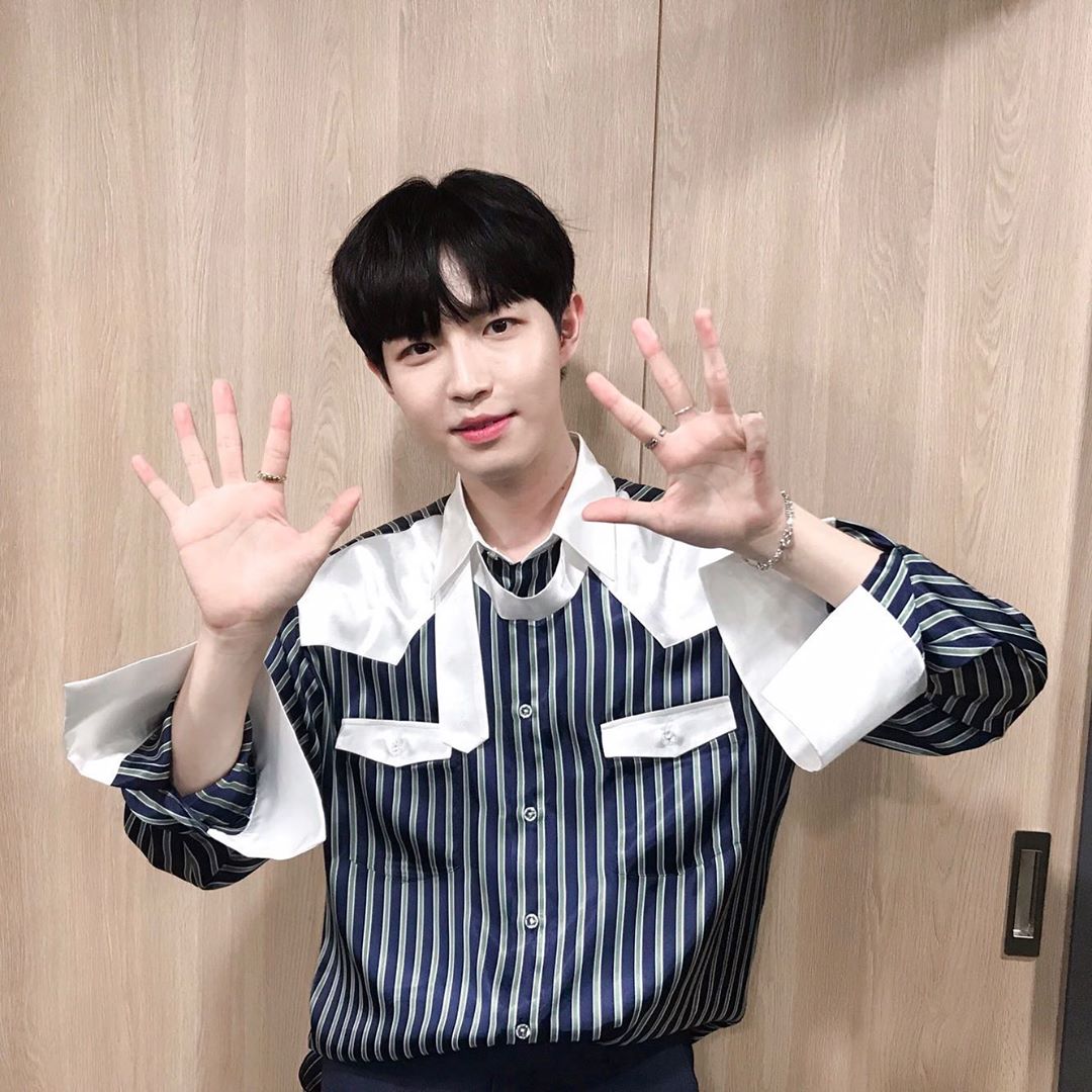 #金在奐
自從今年5月發行個人專輯《Another》後,這是時隔約7個月再次發行新專輯,喜歡在奐的粉絲們相信也等的很辛苦,不過期待一下12月在奐會帶來給我們的驚喜吧 ♥