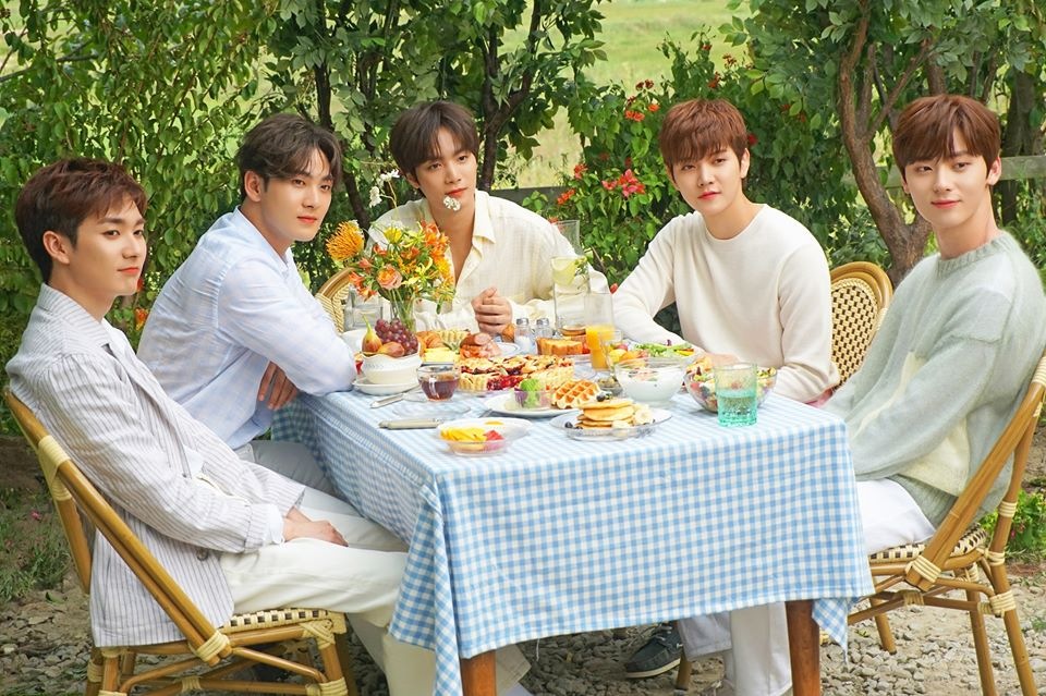 第二季出道的WANNAONE,據報導NU'EST中其實不只一位成員進了前11名,但經紀公司考慮到未來活動,因而與安俊英協商後排除。