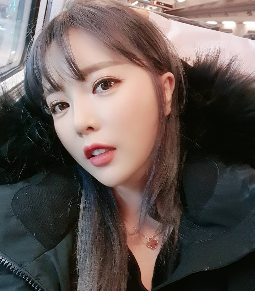 第5名是熱情的表演藝人洪真英,第6名是韓國當紅女團TWICE,第7名是擁有甜美嗓音的耳膜男友Paul Kim,第8名是夏日女王Red Velvet,第9名是金蓮子,第10名則是任昌丁。