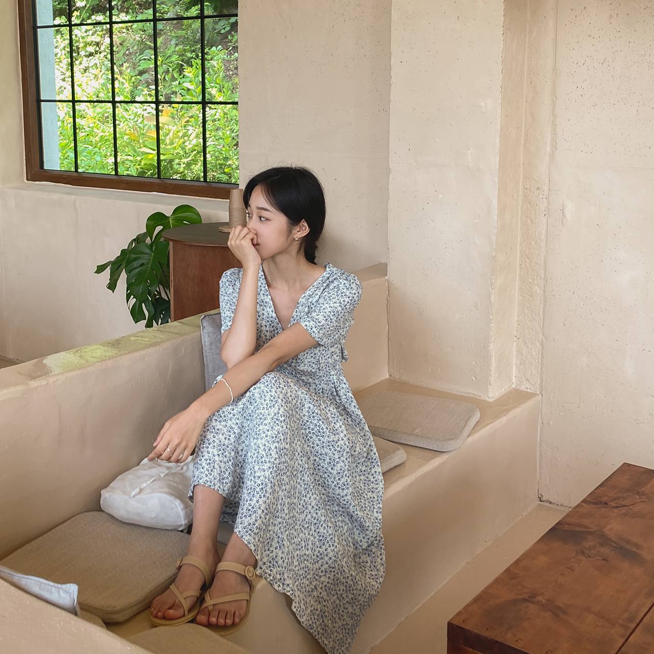 ♯ 7、工作間隙做做小運動
很多人埋怨上班沒時間做運動,這是因為他們不會利用上班的零碎時間來做些小運動。上班的空隙,可以就坐在椅子上簡單動作...動動腿扭扭腰都是不錯的!