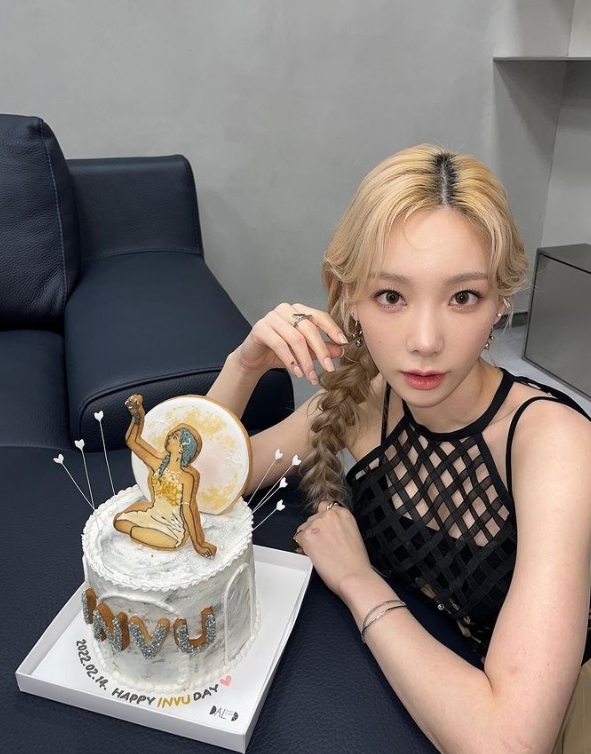 同時,咖啡廳說明了自己挑偶像的原因:「這是爲了防止在一般營業時做活動時,銷售額會更低。」該咖啡廳再次道歉,並補充說:「將努力建立正確的體系。」