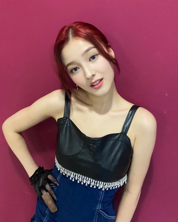在社交媒體上引起關注的文章之一是Nancy和James Reid的TikTok影片,其標題是「James Reid和Nancy」與他們在洛杉磯的朋友一起被發現。