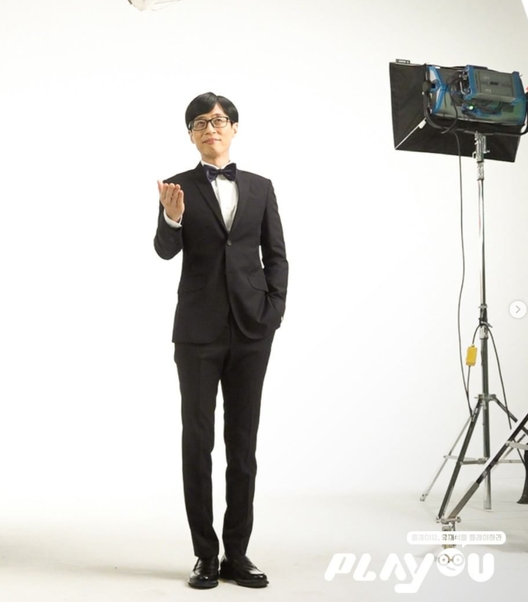 另外,劉在錫提到曹世鎬、李美珠、全昭旻、李光洙、池錫辰等沒有參與《Play You》直播的親近藝人,表示感到很遺憾。