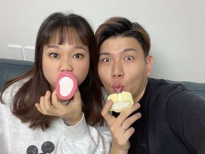 室內設計師Jason於2018年與洪賢熙結婚。 Jason今年1月28日在自己的instagram上公開了洪賢熙懷孕的消息。目前懷孕五個月。