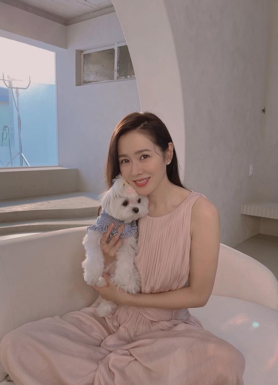 看到帖子的網友們紛紛表示「和同事結婚了,只是剛好那一位是玄彬」、「三大謊言之一」、「不看外貌是帥是醜是無所謂,所以不是謊言」等,反應熱烈。