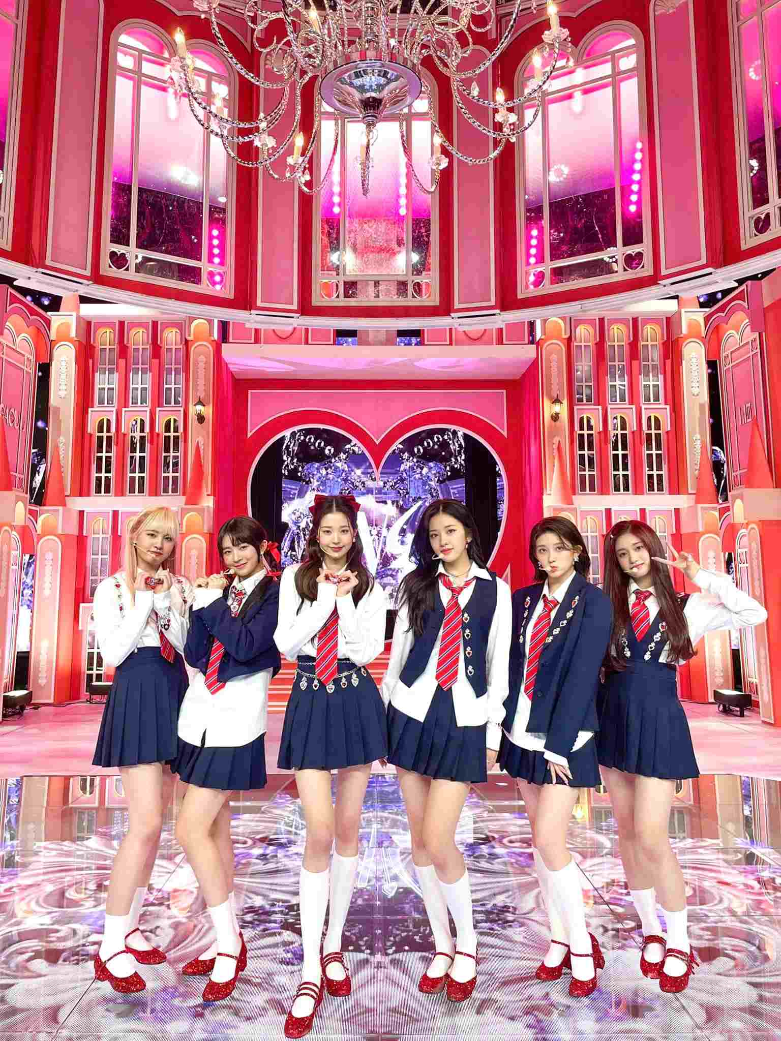 Starship Entertainment新人組合IVE和他們的經紀人,在4月9日的 MBC綜藝節目《全知干預視角》中成為特邀嘉賓,讓觀眾更近距離地了解他們的日常生活。