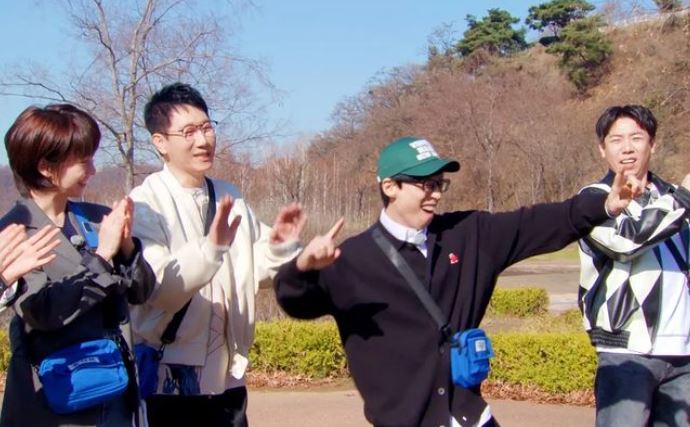 在10日播出的 SBS 《Running Man》 中,池錫辰的 「Running Man隊長」 職務卸任之際,擺脫了以往的 「Running Man」 式比賽,成員們之間進行了吃喝玩樂,還要滿足戲份的自給自足比賽。