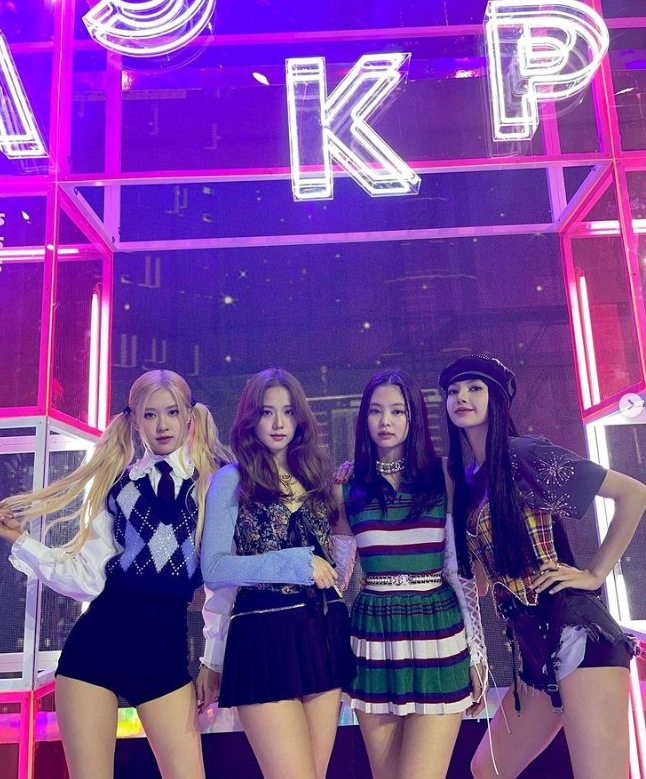 BLACKPINK曾在2019年登上美國音樂節Coachella的舞臺。今年在韓國藝人中,Epik High和DJ Peggy Gou也登上了舞臺,2NE1、尹未來、BIBI等也被邀請進行了演出。
