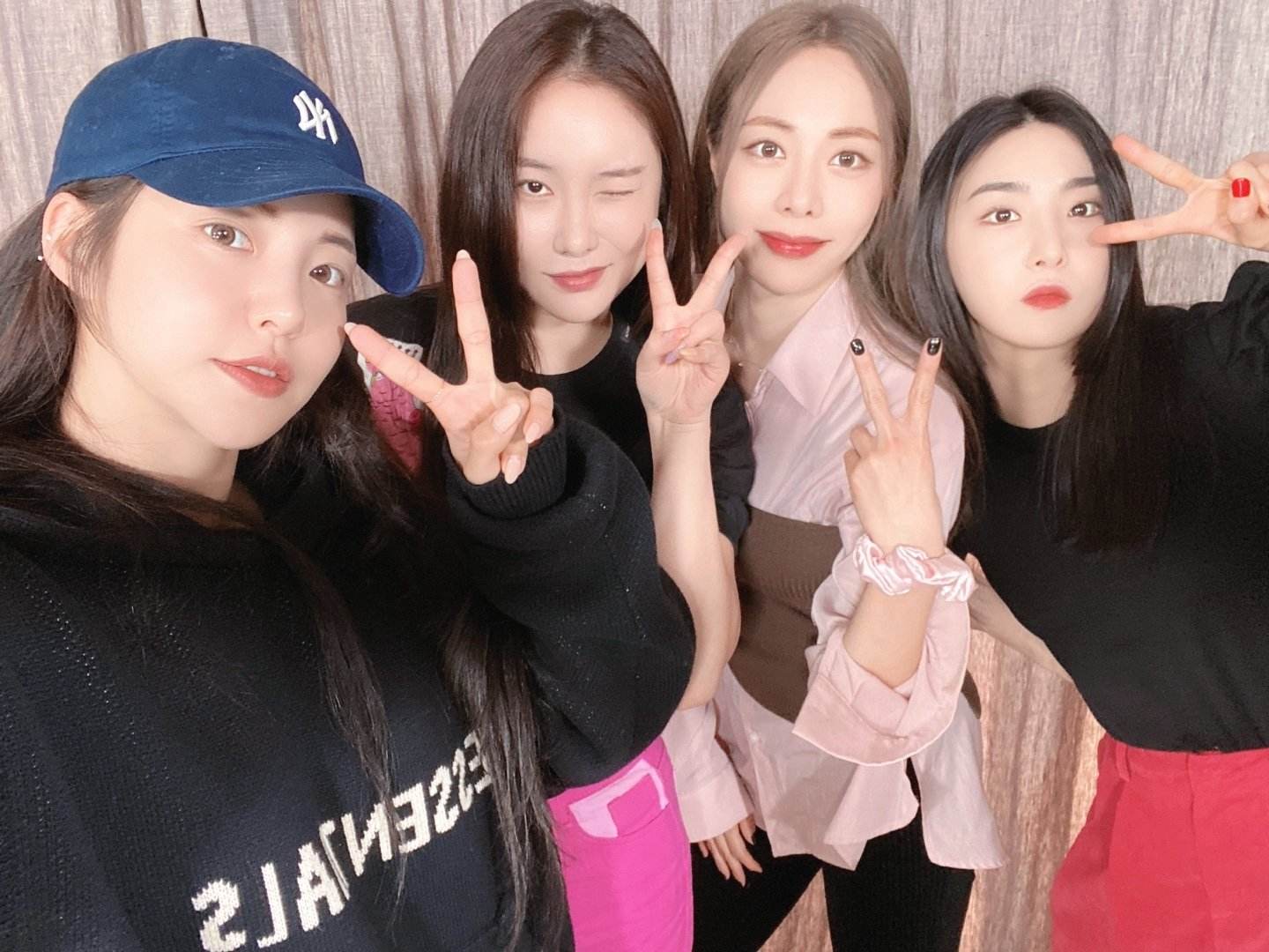 21日播出的Mnet《Queendom 2》,參加選手包括孝琳、Brave Girls、VIVIZ、宇宙少女、本月少女及Kep1er。