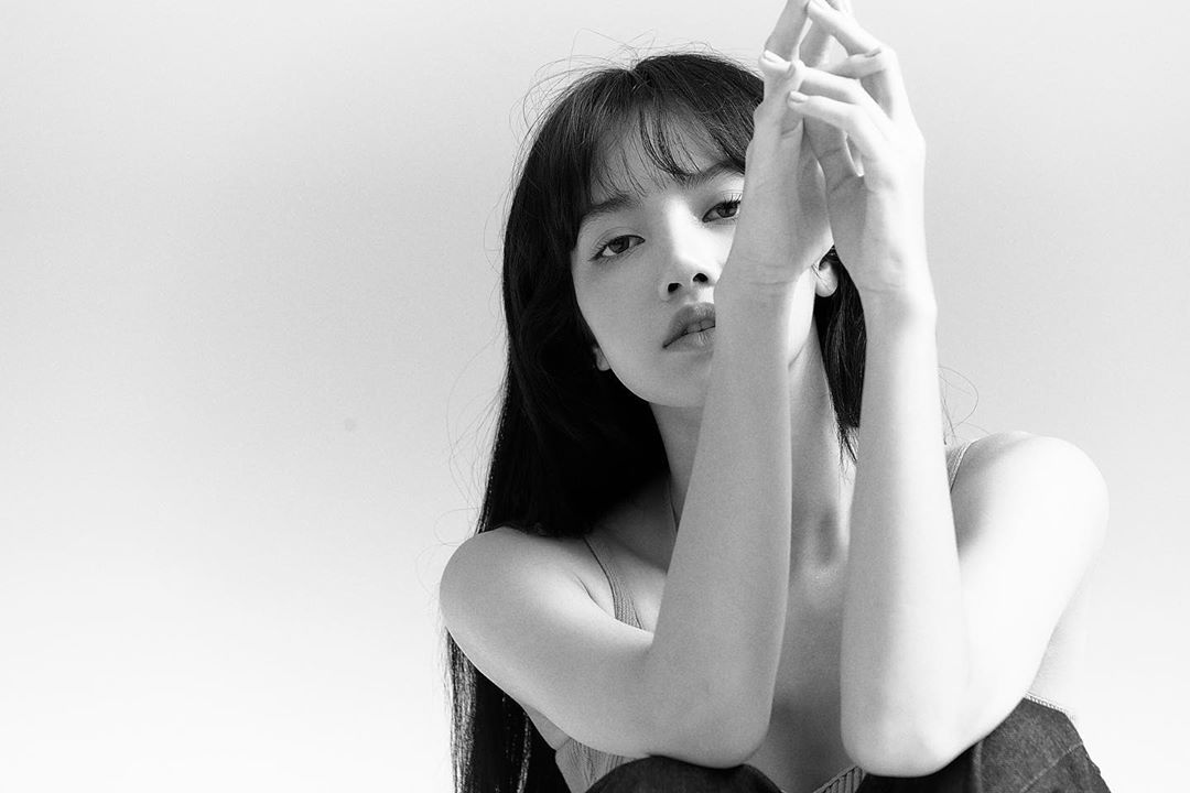 與此同時,BLACKPINK的長時間工作停擺也引起了粉絲們的不滿,雖然成員們是以各自的名義活動,但粉絲們依舊不滿。