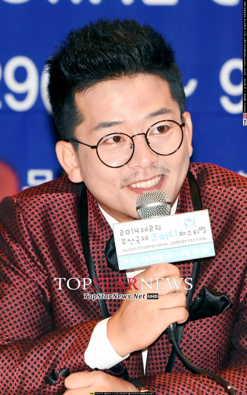 金俊昊回答說:「我一直認為,如果你結婚了,就應該生孩子。但是當我看到金智珉之後,我開始思考夫妻倆不生孩子也好,我覺得就算我再婚生了個女兒,也不會像她那麼漂亮。」