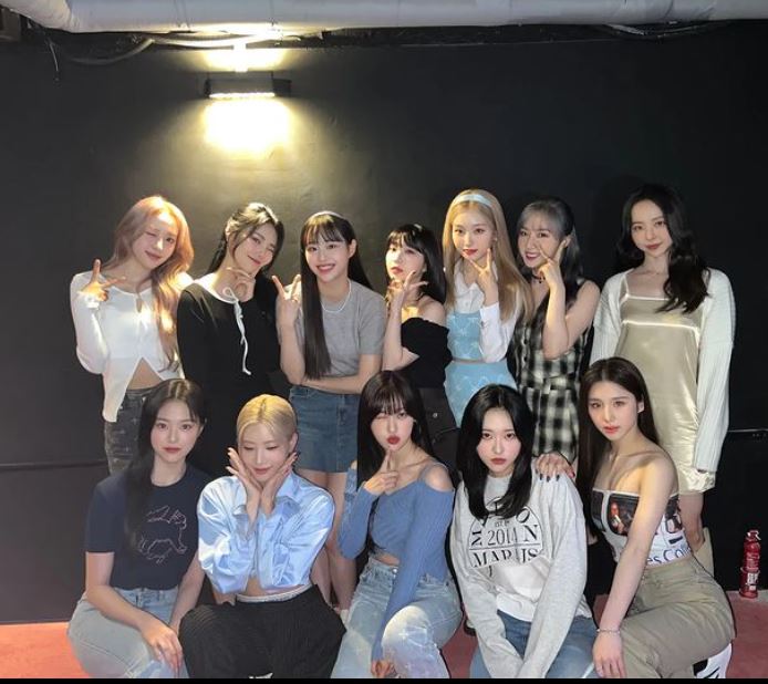 MONICA指出了Olivia Hye的動作,Monika接着說:「我的輔導經歷超過10年。 說實話,光看眼睛也知道,要打起精神來。 我對我的職業有底線。 盡心竭力製作的。 希望你們能努力。」