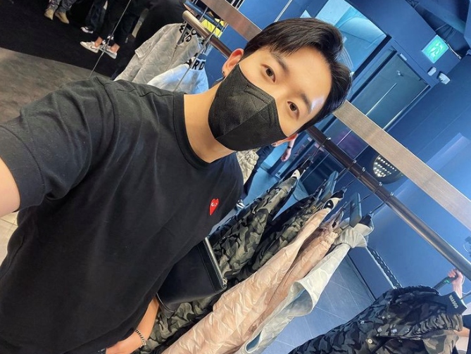 5月6日,U-KISS成員Hoon所屬公司Tagno Music宣布:「Hoon與過去在工作期間曾合作的黃智善在長期戀愛後決定共度終身。兩人將於5月29日在首爾舉行婚禮。」