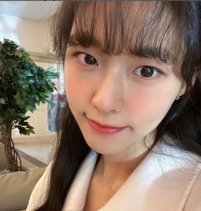 雪炫日前出演新戲《殺人者的購物目錄》,並頂著新造型在劇中飾演一名熱血警察,然而卻有網友在網路上發文表示「雪炫怎麼會變成這樣⋯⋯」,引起了討論。