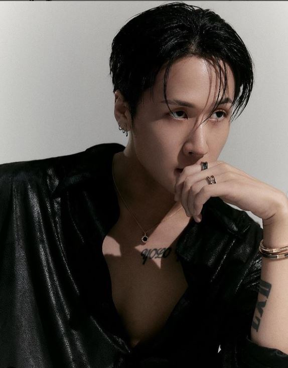 11日下午播出的MBC綜藝節目《RADIO STAR》中,歌手Rain和Ravi、舞者LEEJUNG、廚師鄭浩英出演了「Young Boss本色」特輯。