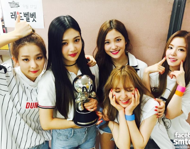 會紅真的是天註定 F X 和red Velvet 從出道前就不同最大的差異點竟然是 這個